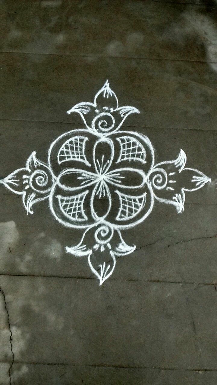 Attractive Simple Rangoli Design
