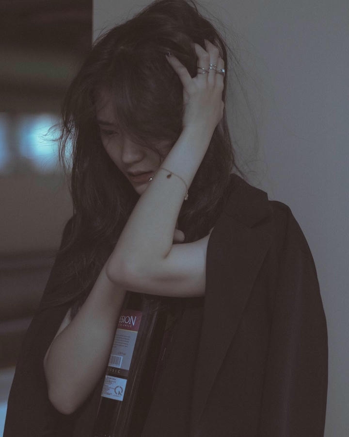 Sad Girl DP for WhatsApp