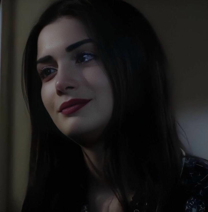Sad Girl DP wallpaper