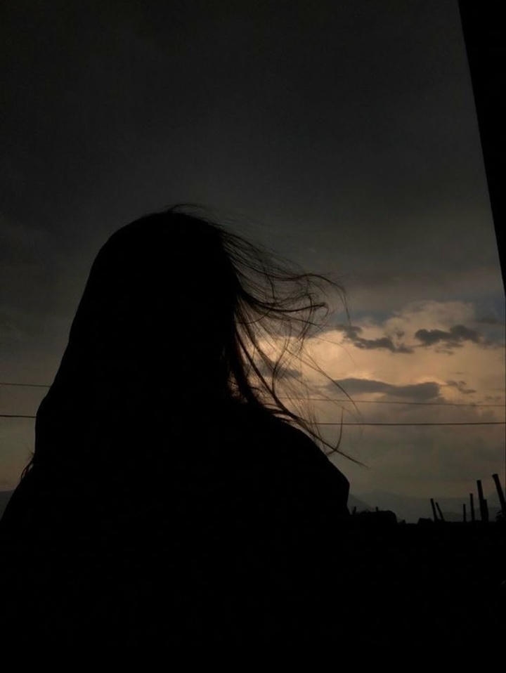 cute alone sad dp girl