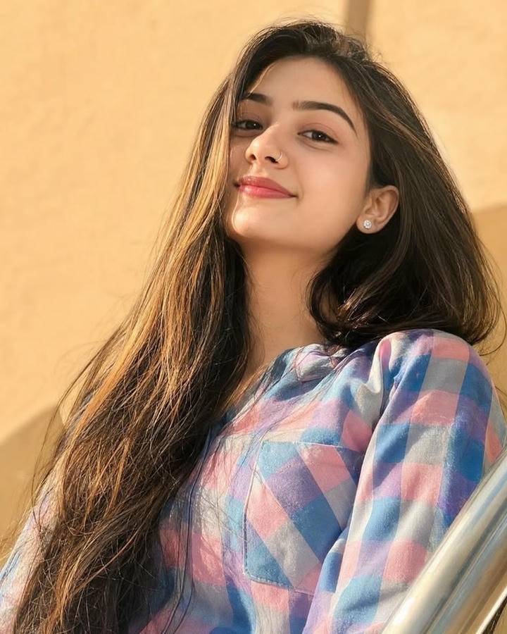 cute girl pic for dp whatsapp